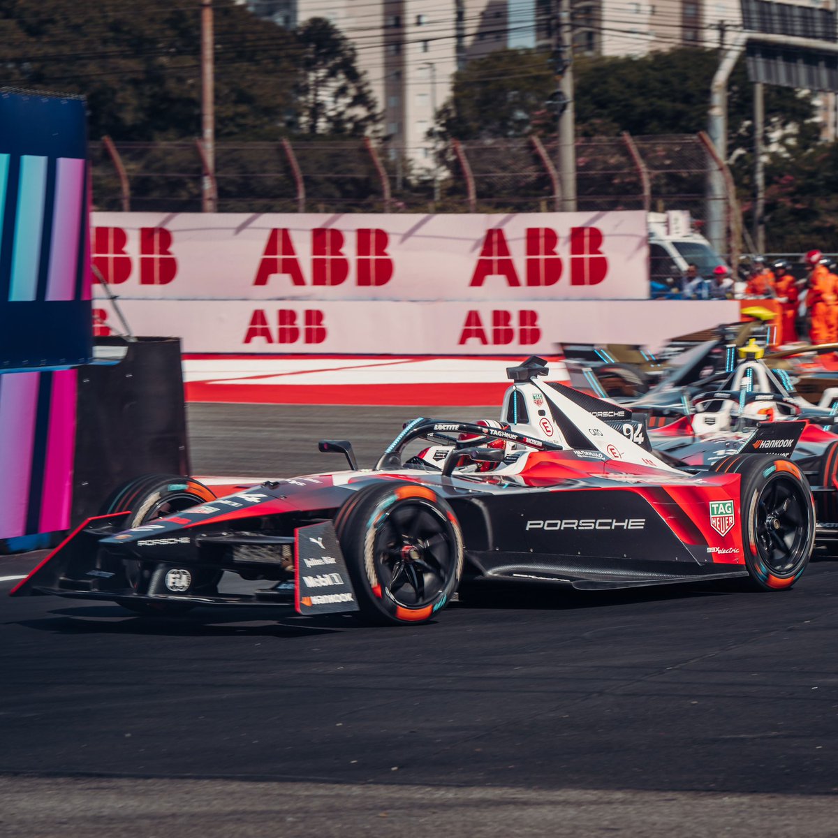 MonacoIncreaseM's tweet photo. Pascal Wehrlein (TAG-Heuer Porsche) took home a fourth place after a fast and furious fourth round of the FIA Formula E Championship in São Paulo after being denied of a certain podium finish by Oliver Rowland (Nissan) right at the final corner. https://t.co/Of9jEaN35d
