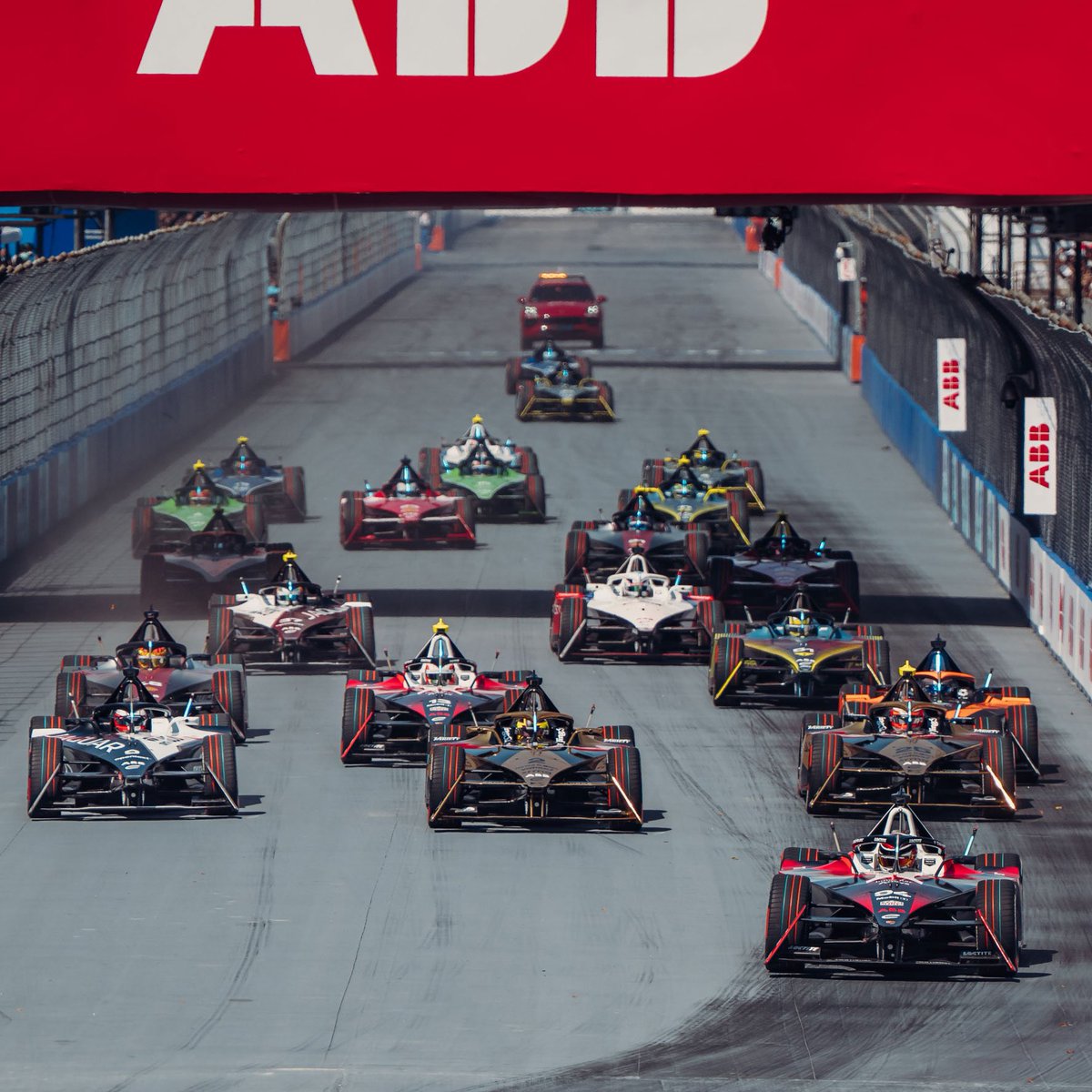 MonacoIncreaseM's tweet photo. Pascal Wehrlein (TAG-Heuer Porsche) took home a fourth place after a fast and furious fourth round of the FIA Formula E Championship in São Paulo after being denied of a certain podium finish by Oliver Rowland (Nissan) right at the final corner. https://t.co/Of9jEaN35d
