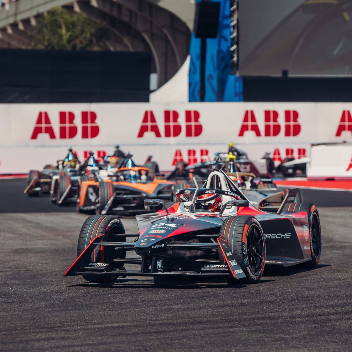 MonacoIncreaseM's tweet photo. Pascal Wehrlein (TAG-Heuer Porsche) took home a fourth place after a fast and furious fourth round of the FIA Formula E Championship in São Paulo after being denied of a certain podium finish by Oliver Rowland (Nissan) right at the final corner. https://t.co/Of9jEaN35d