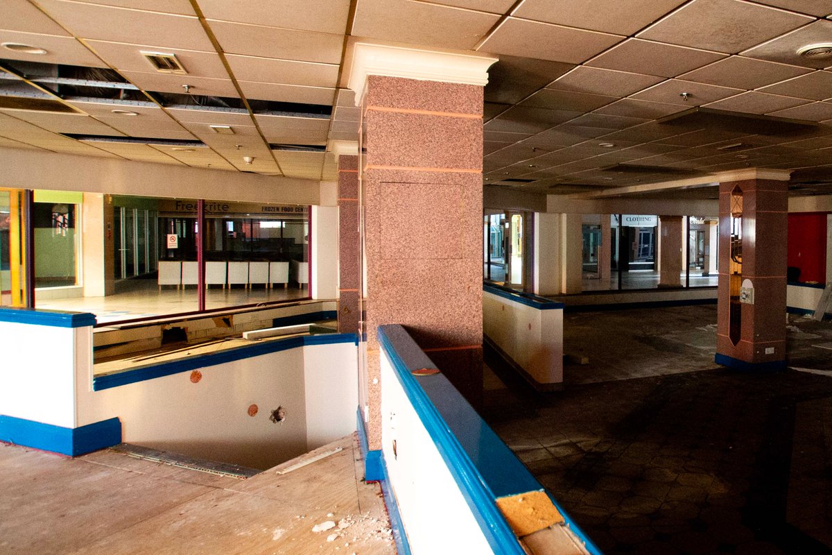 PhotoTjv's tweet photo. Empty Levels
(Marketgate, Wigan, November 2018)
#photography #urbanphotography #abandonedplaces #abandonedmall #mall #shoppingcentre #deadmall #abandoned #disused #shops #defunct #demolished #Marketgate #WiganMarketgate #Wigan https://t.co/FvHBjf9uqj