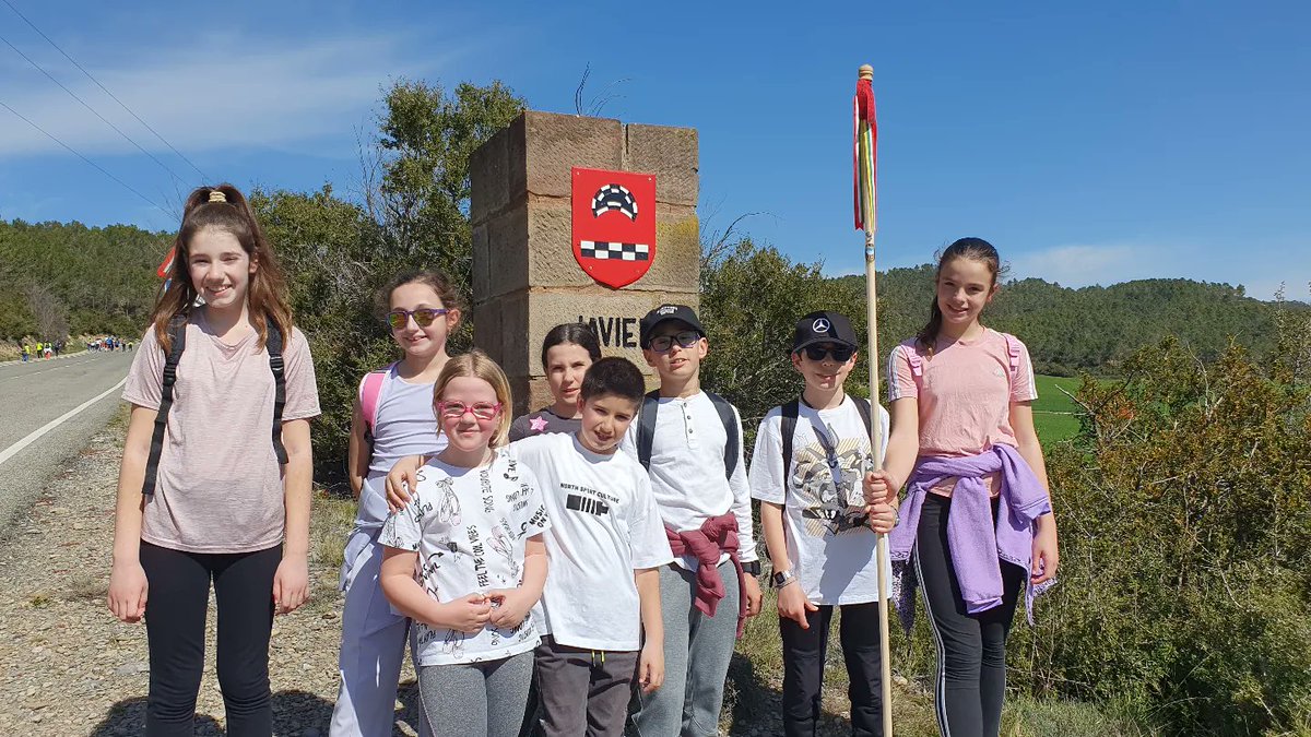 ColePaulaMontal's tweet photo. Hoy, un buen grupo formado hemos participado en @JavieradasO al #CastillodeJavier.
Que S. Francisco Javier, patrono de las Misiones, nos proteja.
@iglesiarioja @iglesianavarra
#javierada #castillodejavier #peregrinacion #escolapias #321despierta #paulamontal #logroño https://t.co/zhHXBuVW4a