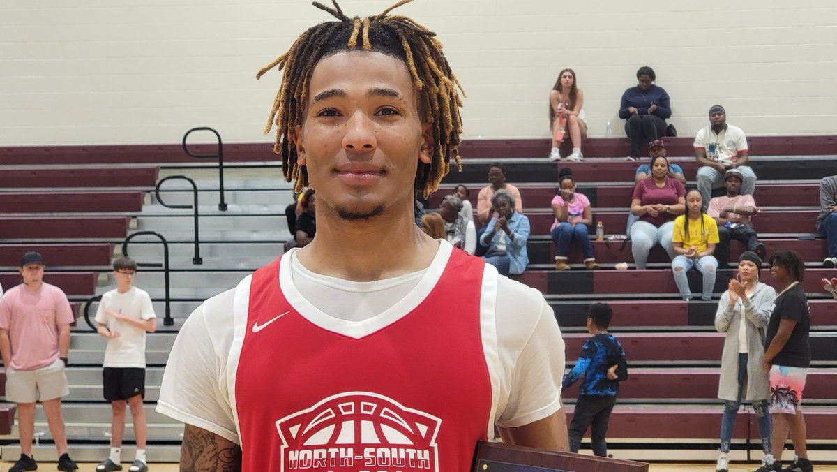 Lou Bezjak tweet media