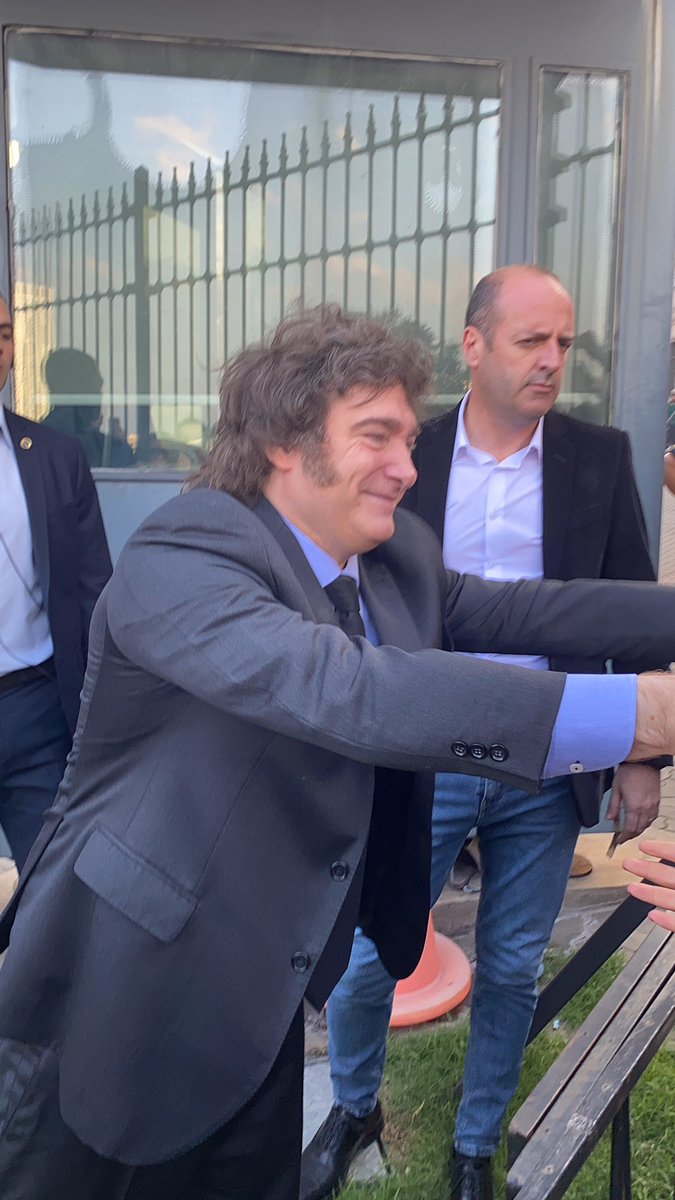 vΔlentín tweet media