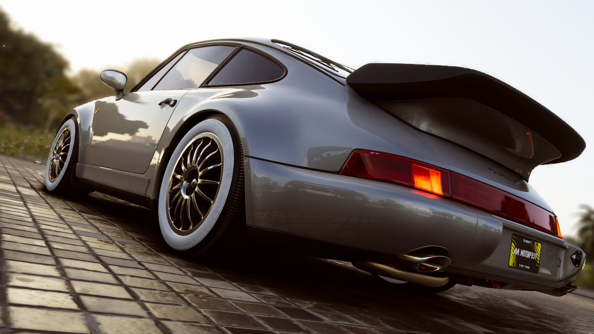 Now I present a Porsche 911 turbo 3.6L.
-
- #TheCrewMotorfest
Going old school