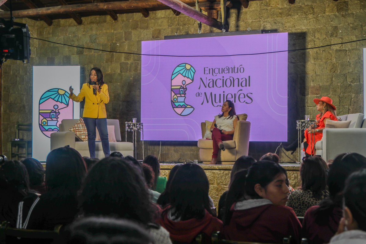 La FUERZA de una mujer radica en su VALENTÍA para enfrentar los desafíos. Hoy nos encontramos en el Encuentro Nacional de Mujeres, el cual se lleva a cabo en la ciudad de Riobamba. El objetivo de este encuentro es generar un cambio positivo dentro de la sociedad y brindar