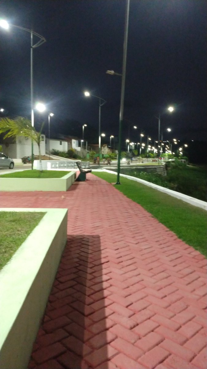 As vezes do silêncio da noite, eu fico imaginando nós dois. <a href="/BerguinhoF/">Berguinho Freitas</a>