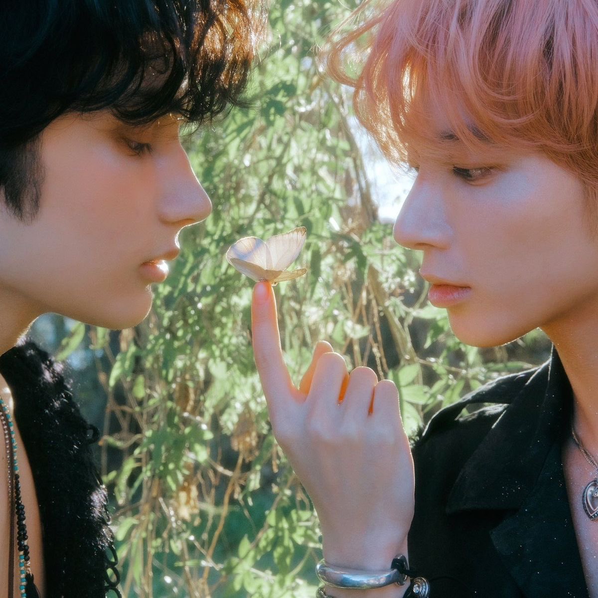 Taesan_lvr's tweet photo. Hi #stantwt ! I’m looking for actual interactive moots please 🫶

 ✾ Txt, Bonedo, enha, BP, bts, skz + more
 ✾ not new to stan tweet 
 ✾ military wife 
 ✾ istp 
 ✾ any fandoms are welcome https://t.co/Xp3VPRmEJh