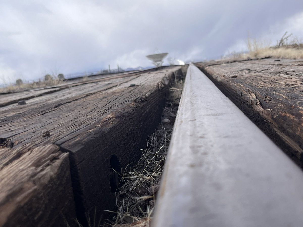 kgvancamp's tweet image. Went to the #VeryLargeArray this week to record for my podcast. What an awesome experience. Did an antenna climb too. 

Content is already available on our Patreon (see comments) with public content on the way. 

P.S.: hire @dawsonwagnair for drone work, he’s a genius.