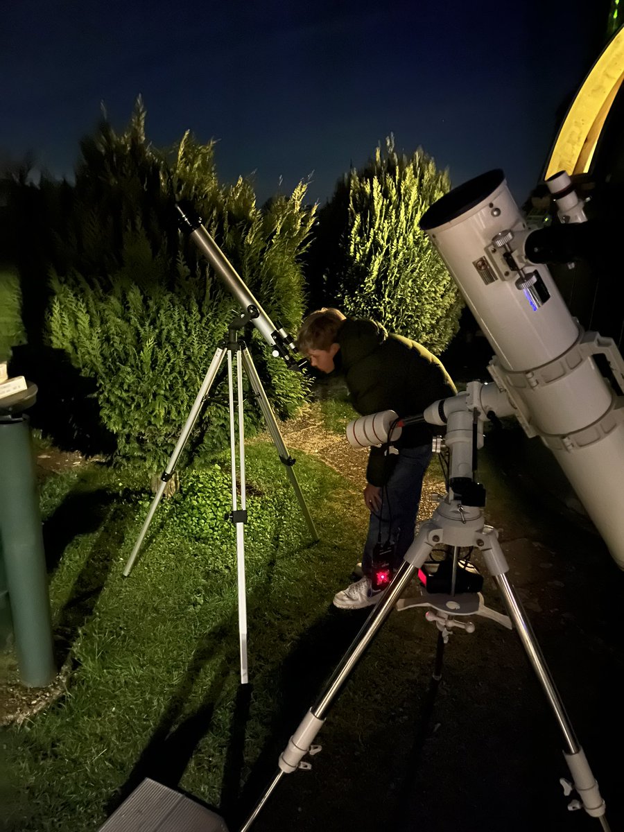 Avondje #sterrenkijken in Toldijk bij Planetarium Achterhoek tijdens de <a href="/KNVWeerSterren/">KNVWS | weer- en sterrenkunde</a> Landelijke Sterrenkijkdagen 🔭✨