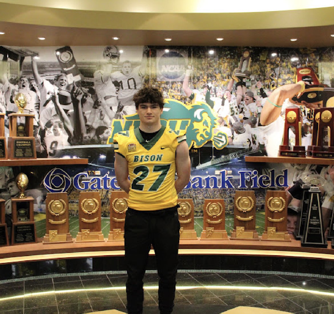 Had a great time in Fargo this weekend! Thank you @FBCoachLarson for the invite! @CoachOlsonNDSU @NickGoeser @PHSPirateFB