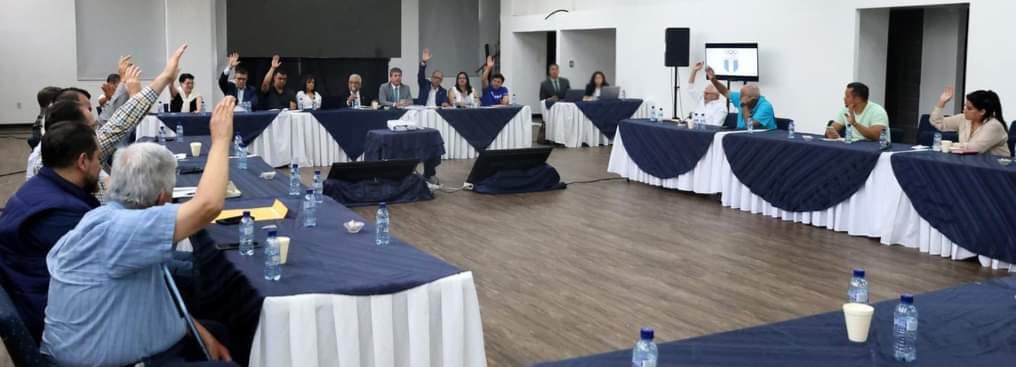 #AsambleaDeporte ha decidido que la planilla de Gerardo Aguirre vaya a tomar posesión del <a href="/COGuatemalteco/">C      O      G</a> para que se levante la sanción qué pesa sobre el deporte Olímpico guatemalteco. Lo que hay que analizar es si dicha asamblea es superior a una una orden de una Sala y la CC.