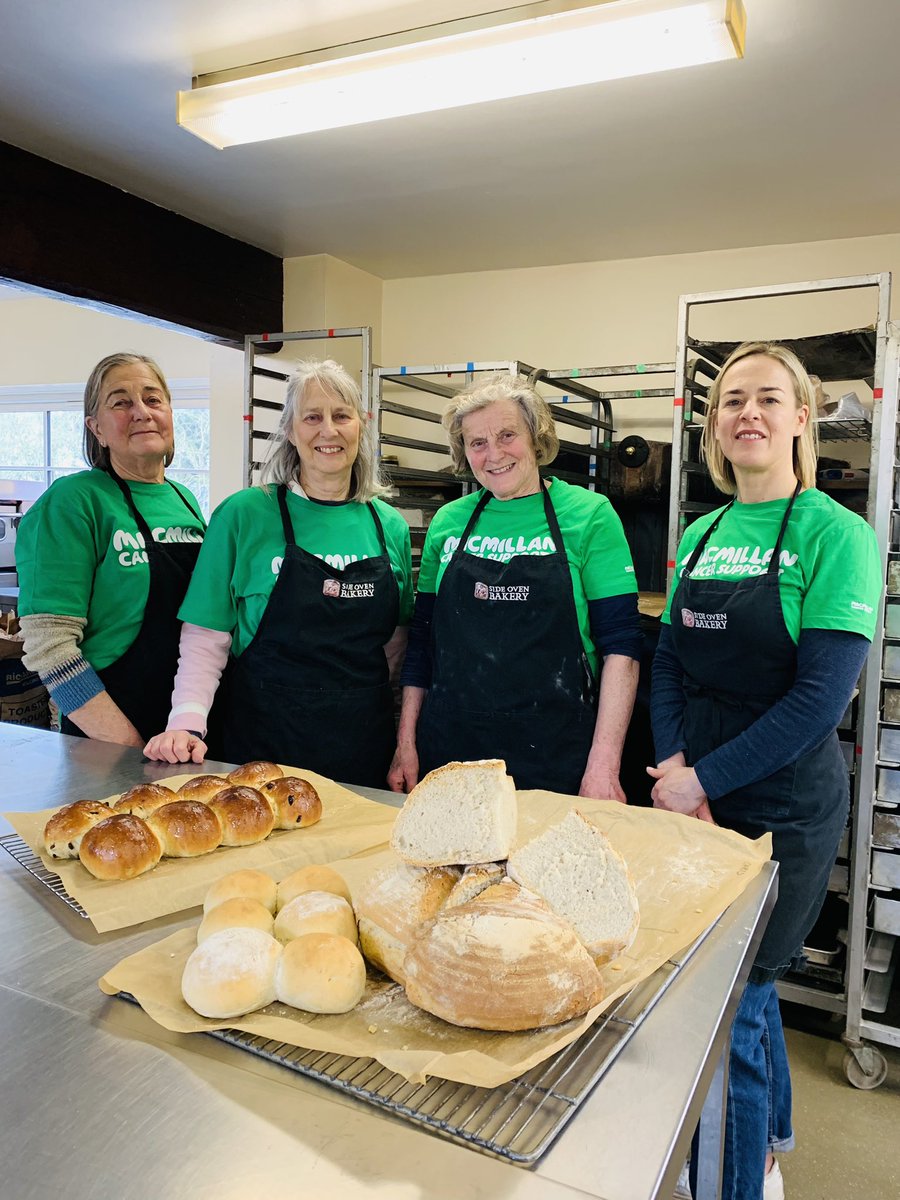 SideOven's tweet image. Today was our ‘Bake a loaf’ for MacMillan day. What a super day we had and all in aid of such a superb cause! 
Thankyou to our green helpers for the endless washing up!  

justgiving.com/page/camilla-p…

#macmillancancersupport #charitybakeday #breadmakingcourse #raceforlife