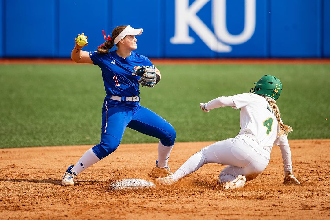 NCAASoftball tweet picture