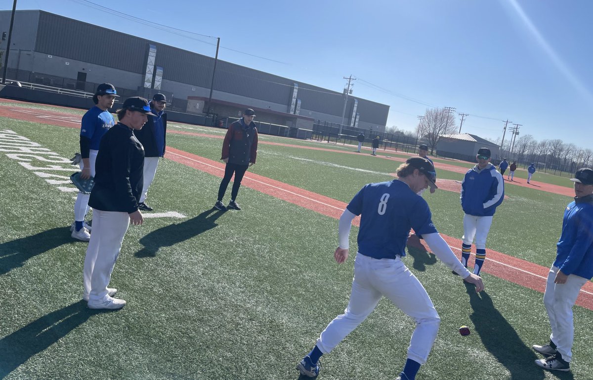 Jayhawks lose Game 2 vs <a href="/BaseballKellogg/">Kellogg CC Baseball</a>.
Couple Highlights:
<a href="/MBrunworth/">Mason Brunworth</a> (3Hits, 2RBIs, 1 💣)
@LovellNate (1 💣) 2nd HR of the series.
<a href="/BrodyPanozzo/">Brody Panozzo</a> (1 Double, 1BB, 1Run)
Back at it on Tuesday March 19th vs <a href="/DU_BSBALL/">Davenport Baseball</a> JV.
#JayhawkNation