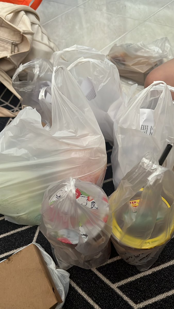 issawindsor's tweet image. first time hunting mamam buat buka di bojong 🤩💪🏻 #kalap