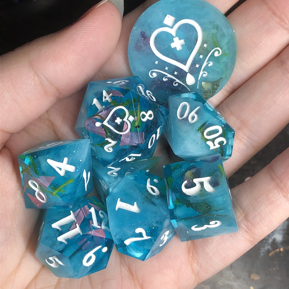 HealersHug's tweet image. Shop update March 23 at 3 pm PT! The last two sets will be polished and inked in time for the update 

#handmadedice #dicemaker #dice #dnd #ttrpg #dungeonsanddragons #dicegoblin #diceset