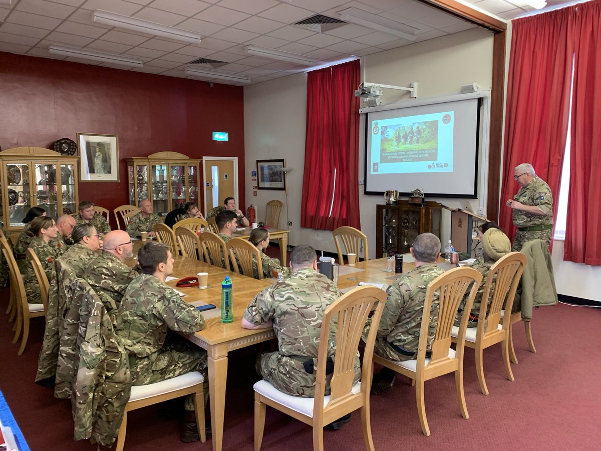 LtCol_Pickering's tweet photo. HQ Centre CFAVs engaging with enthusiasm at the EM Potential Officers Briefing &amp; Leadership Training Day, thank you to them all, good luck to every one of them going forwards in the cadet force. ⁦@LNRACF⁩ ⁦@Lincs_ACF⁩ ⁦⁦@DerbyshireACF⁩ ⁦@nottsacf⁩ https://t.co/pGTqXNtaXm
