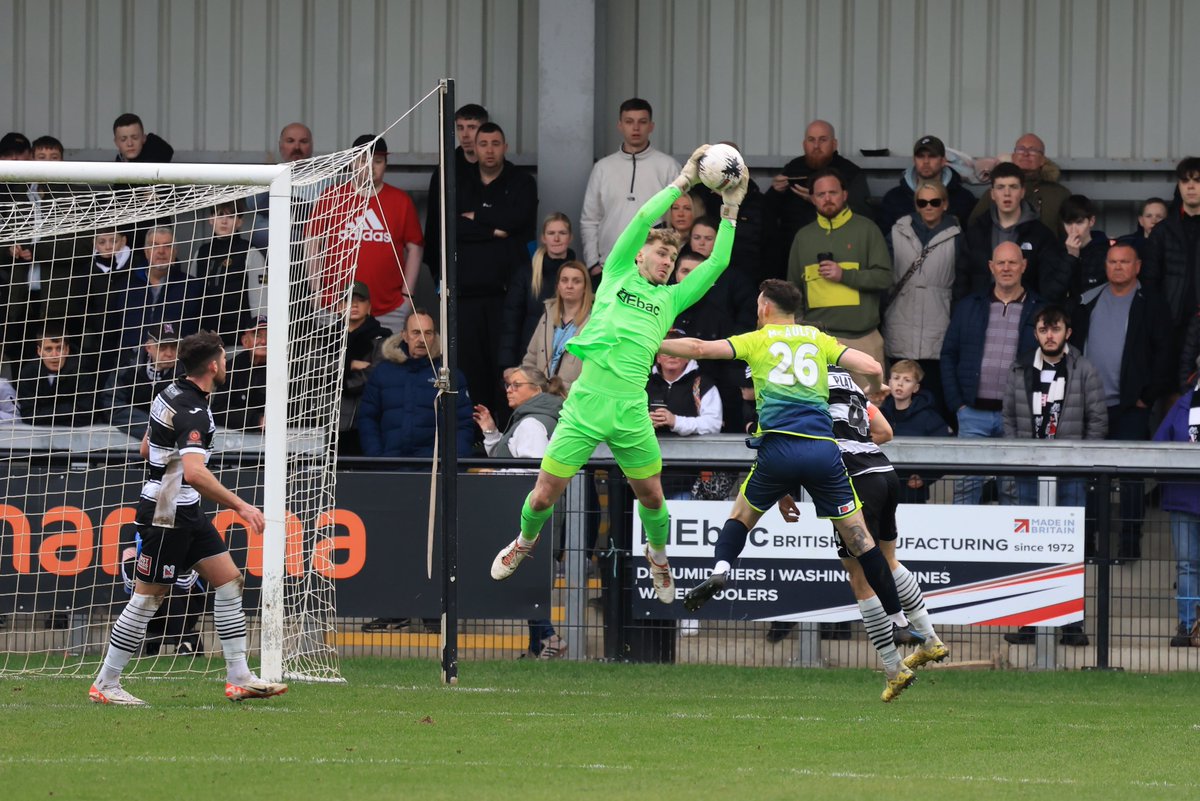 ❌️ Another clean sheet at BM for @mattyoungg1 📷 @DaveArrowsmith7 #WeAreDarlo #YourClub