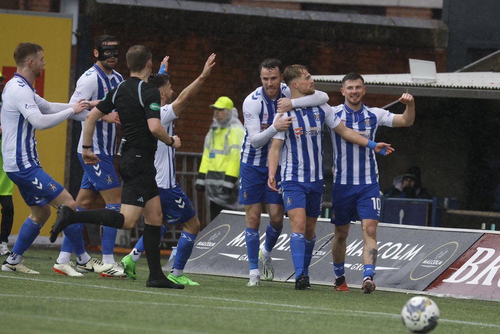 JacquelineHume6's tweet photo. As good a comeback as I can remember.
5 superb goals.
Watson’s solo run and finish sublime.
Obliteration complete in 18 glorious minutes.
The manager stuck by his starting 11 and it paid dividends.
What a team.
What a captain.
What a manager 💙 https://t.co/s3dSAZ6Piy