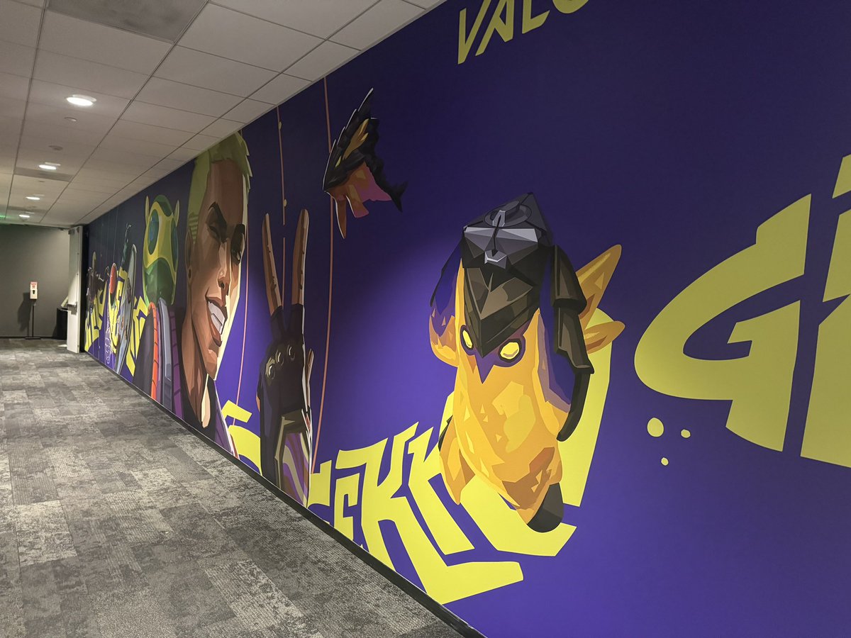 10 years ago I made my first fan arts for League of Legends. Now my work is covering the walls of the Riot Games Arena in Los Angeles. Dreams do come true after all.