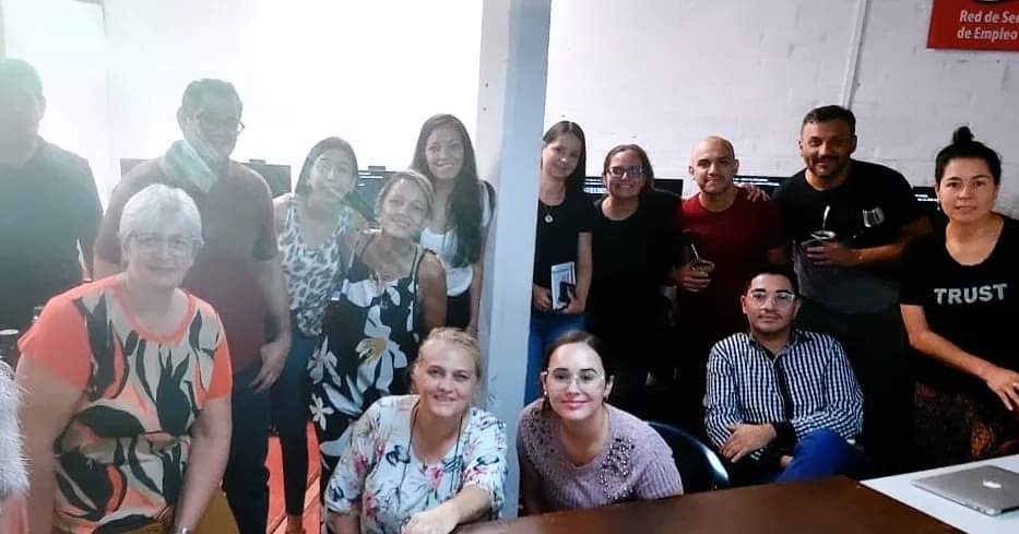 Junto a los docentes de todos los anexos, extensiones áulicas y sedes del #IMES nos reunimos, de forma presencial y virtual, con el objetivo de fortalecer nuestro proyecto pedagógico y definir ejes de trabajo para el ciclo 2024.