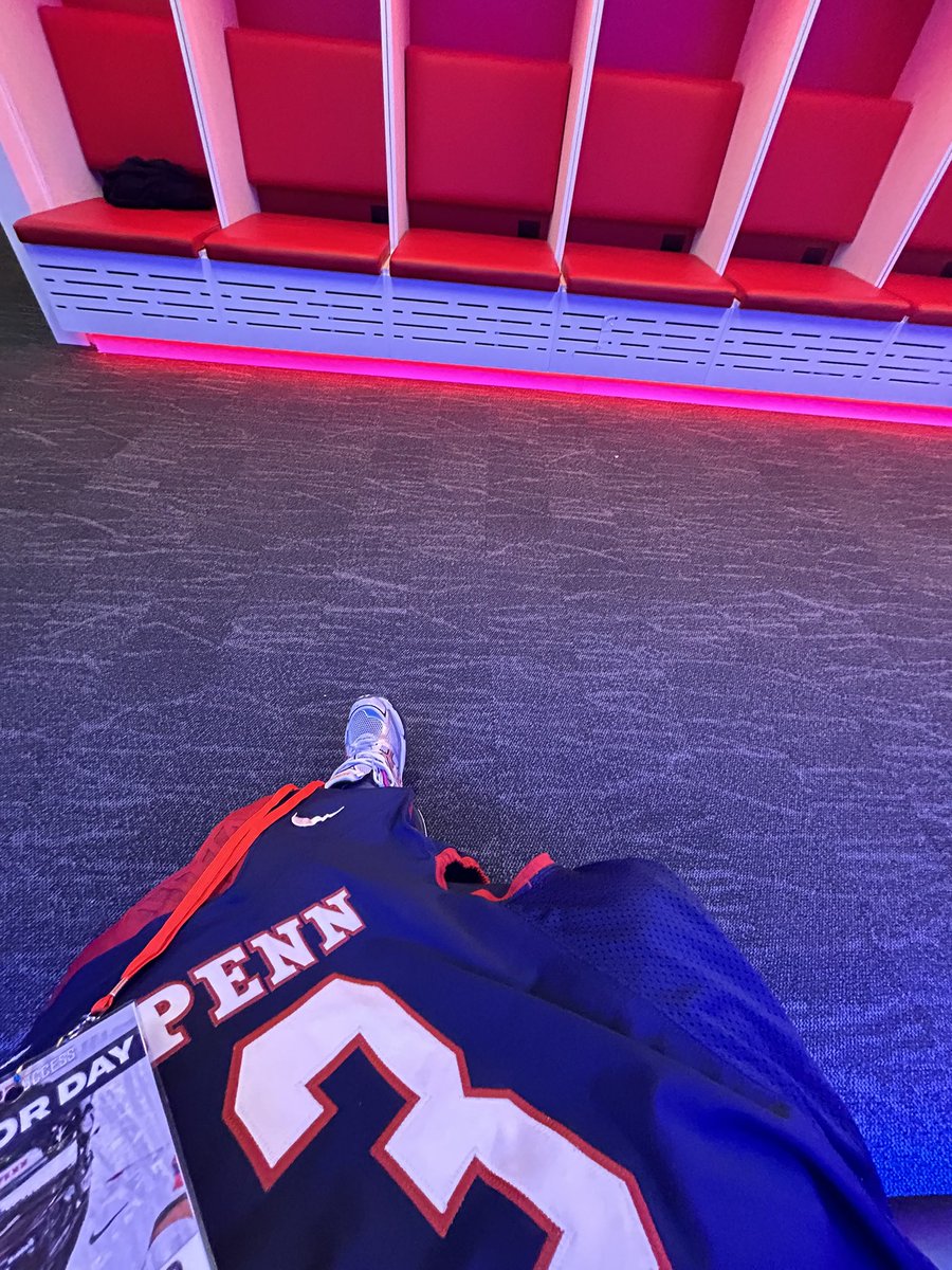 Had an amazing time at the University of Pennsylvania! Appreciate all the love. Thanks for having me <a href="/Greg_Chimera/">Greg Chimera</a> <a href="/CoachPriore/">Coach P</a> <a href="/CoachCless/">Marvin Clecidor</a>