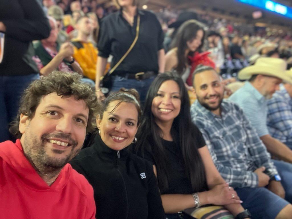 Mjaimar's tweet photo. #RODEOHOUSTON https://t.co/W0fzioDWnm