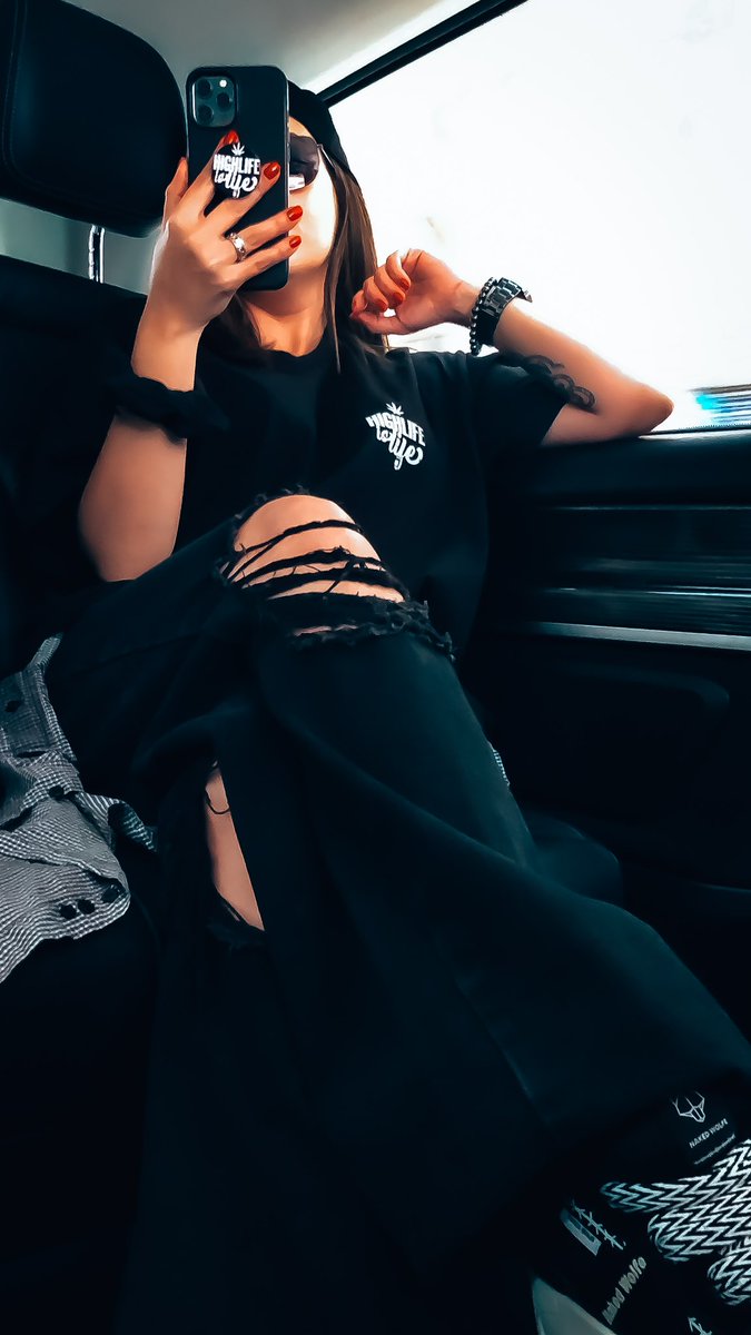 highlifeislife_'s tweet photo. #spannabis time! 😏

#highlifeislife #highsociety #cannabiscommunity #cannabisportugal #cannabisculture #cannabiseu #cannabisphotography #cannabislife #dailycannabis #weedwomen #Mmemberville https://t.co/M9bssuJy97