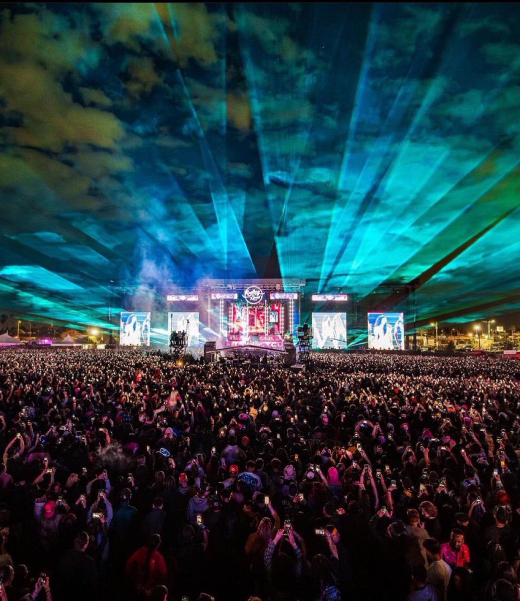 QueenRadioX's tweet photo. 📸| 80K+ attended @NICKIMINAJ’s Rollingloud set in person, over 220k on stream across YouTube, TikTok, &amp; X - Additionally Nicki’s SIXTH consecutive sold out show on the Pink Friday 2 Tour. Congrats, Nicki.💘✨(@RollingLoud)

P1. @JohnCotterMedia 
P2. @ Photo Ninja/Ai.visuals (IG) https://t.co/WllPxoOvPi