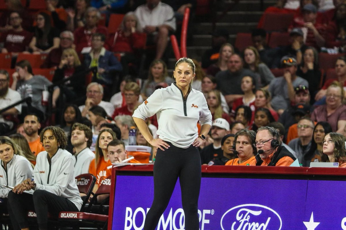 OColly's tweet photo. Despite the opportunity, the Cowgirls choose to end their season, reflecting on their journey and looking ahead to recovery and growth. 🏀
🖊️: @Daviscordova11
https://t.co/q4yQ7dQWQ3
#CowgirlBasketball #SeasonReflection #RecoveryAndGrowth #FutureIsBright https://t.co/AqSIBiyHDI