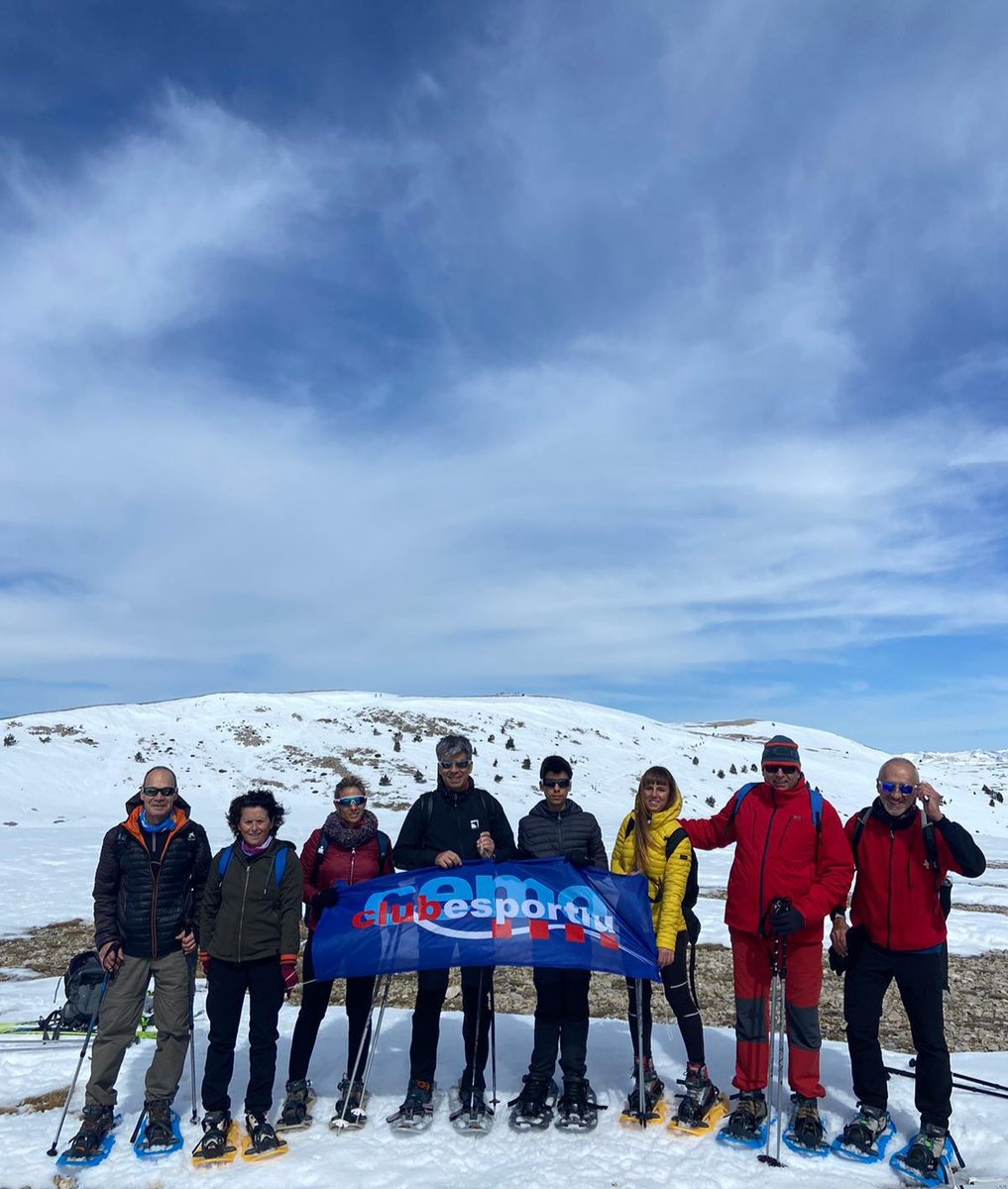 Activitat amb raquetes de neu organitzada des de la secció muntanya i el club sortint des de la zona d'Estivella al Port del Compte i fins el cim del Pedró dels Quatre Batlles, ruta de poc més de 6 kms. amb 417 m. desnivell +
Climatologia i estat de la neu excepcionals.
<a href="/mossos/">Mossos</a>