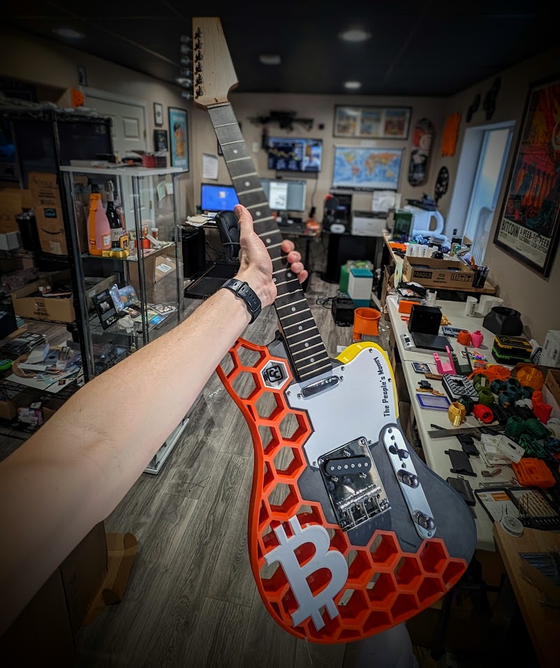 CryptoCloaks's tweet photo. Bitcoin Guitars have started printing 👀👀👀

Still looking at one? The last 9 are locked in at a price of 1,550,000 sats. 🤘😎🎸🕶️ https://t.co/N2Oujf3Omj https://t.co/WMxFKY2uGd