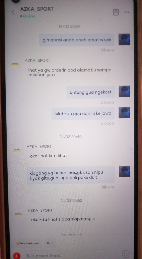 alyayyv's tweet photo. retur barang di lazada malah diteror si penjual😭 tolong pihak lazada bantu soalnya saya di kirim paket terus yang bukan saya pesen😭 @LazadaID 
kronologi:saya pesan sepatu di toko AZKA_SPORT barangnya ga sesuai terus cacat, dan minta retur dong setelah di retur-
@LazadaIDCare https://t.co/FozT7KLLg6