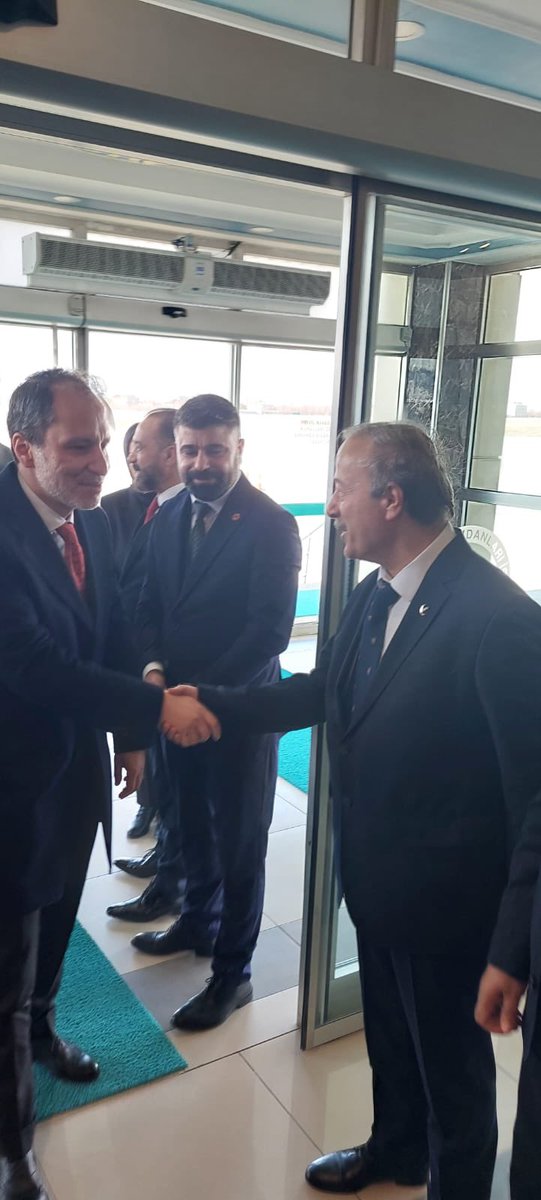 MekiArvas's tweet photo. Genel Başkanımız Sayın Dr. Fatih Erbakan’ın katılımıyla Yeniden Refah Partimizin Van mitingini gerçekleştirdik. Yüce Allah hayırlara vesile eylesin. 
#YenidenRefahPartisi https://t.co/5Nsm5yJMQj