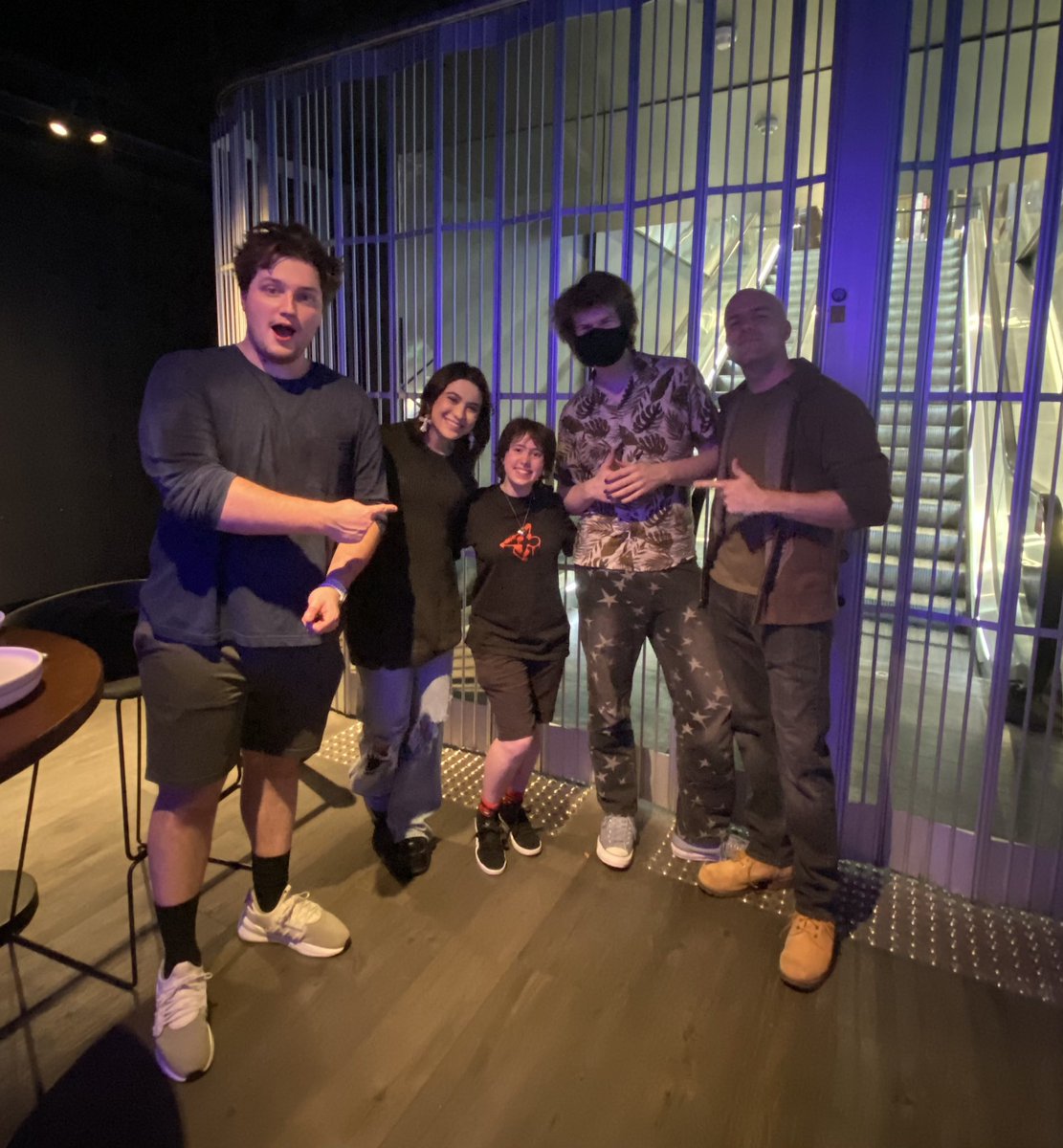 sambewise's tweet image. i forgot to post this last night. but yeah met @Ranboosaysstuff @ranaltboo @moonzy_cat @FitMC @Sneegsnag