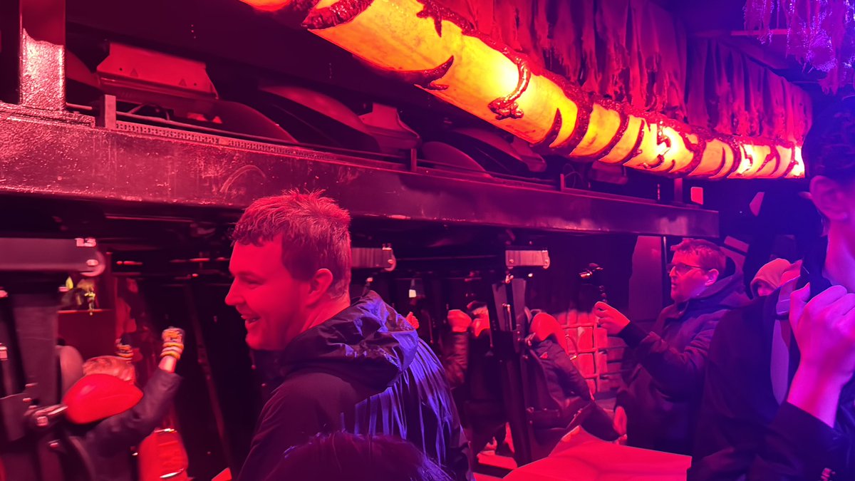 Last train of the day! Lucky it reopened after an evac, worth the wait!