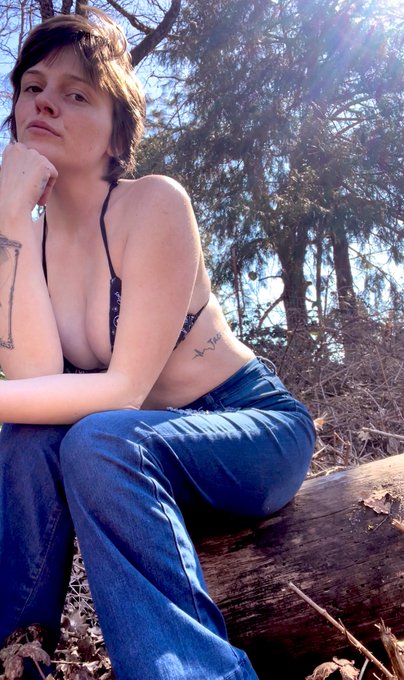 🤍☀️ I love sunny days  Happy Saturday everyone https://t.co/mnC12hFbAE<a href="/tag/findom"class="tags"><span>#findom</span></a>
