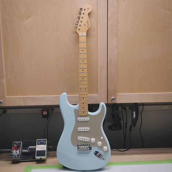 Start your #Straturday off right with this '57 Sonic Blue Strat built by Jason Smith. Drop your favorite shade of Fender Blue below! #YearOfTheStrat