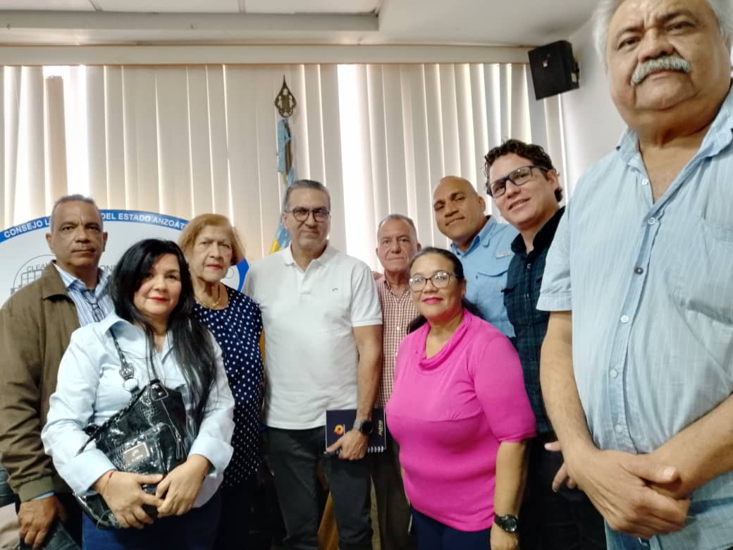 Excelente conversatorio,con Pérez Abad, sede CLEANZ, dónde destacó  importancia d integralidad para la sostenibilidad d cadenas productivas, su integración como Sistema generador d bienestar; el papel d la cien y tec; educacion pertinente, Ordenamiento Territ, y Gestión Pública