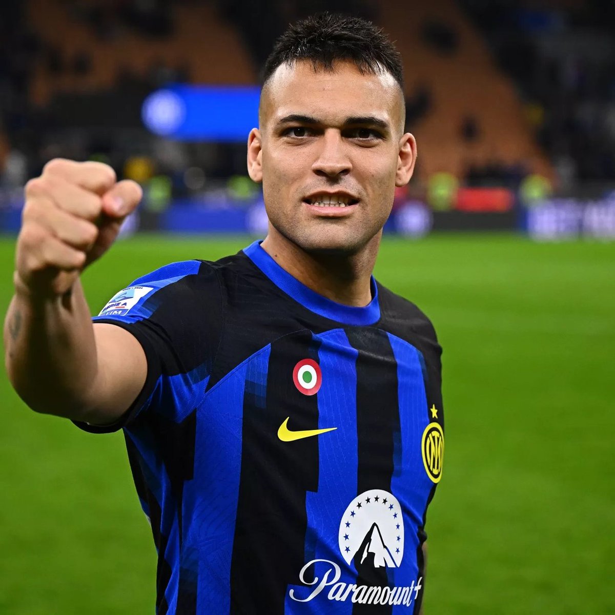 EstebCuchu19's tweet photo. Un Generale va difeso dal proprio Esercito, e mai attaccato. #Amala #Inter20 #-16 #InterNapoli https://t.co/ZArBg9tBq2