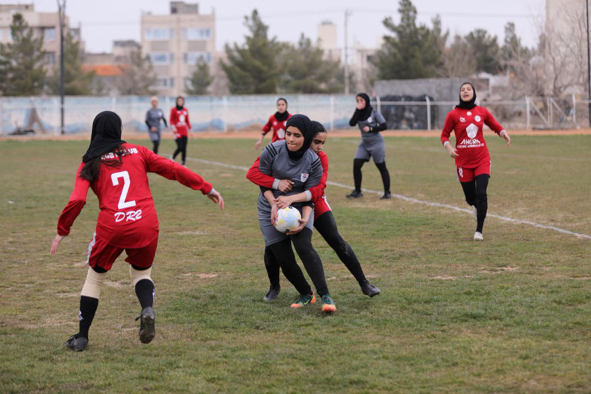 جانب مصور من تدريبات المنتخب الوطني العراقي للنساء في المعسكر التدريبي المقام في مدينة مشهد الإيرانية مع منتخب إيران تحضيرا للاستحقاقات الدولية المقبلة