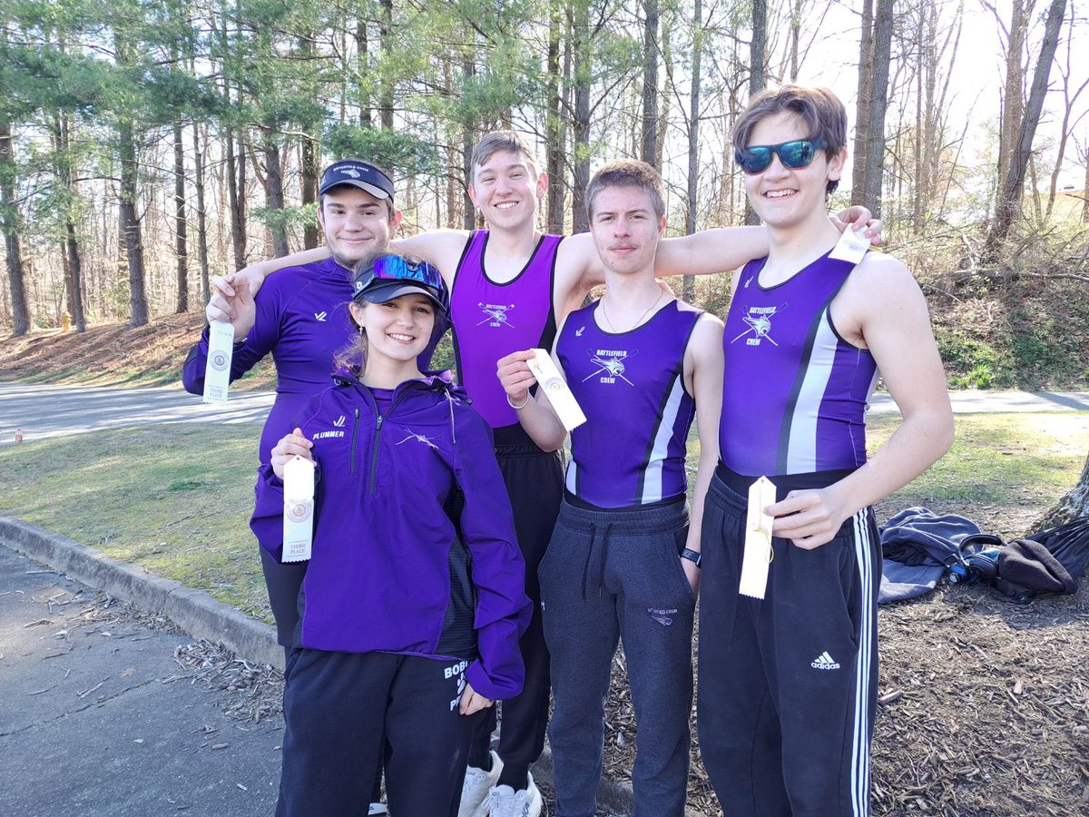 Bobcat_Pride1's tweet photo. First Regatta of the season results: 
Women’s 1V boat-1st place
Women’s 2V boat- 1st place 
Men’s 1V boat 5th place
Men’s JR boat (everyone has to be Jr or younger) 3rd place
Men’s 2V 4th place https://t.co/MdjeLuvIjQ