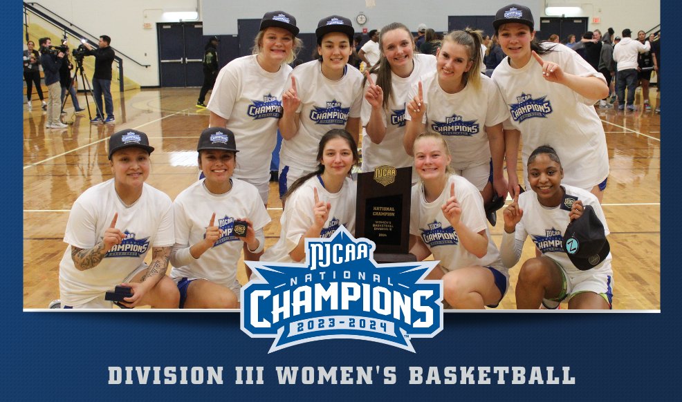 NJCAABasketball's tweet photo. 𝑵𝒂𝒕𝒊𝒐𝒏𝒂𝒍 𝑪𝒉𝒂𝒎𝒑𝒊𝒐𝒏𝒔. 🏆

The Minnesota West Ladyjays claim their first national title in program history in the 2024 #NJCAABasketball DIII Women's Championship. 🏀

Full Recap | https://t.co/6qvU1hvJda https://t.co/I0TJlwbzkx