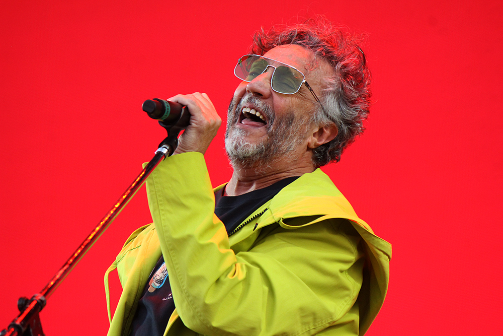 PHOTO LIVE MUSIC tweet media