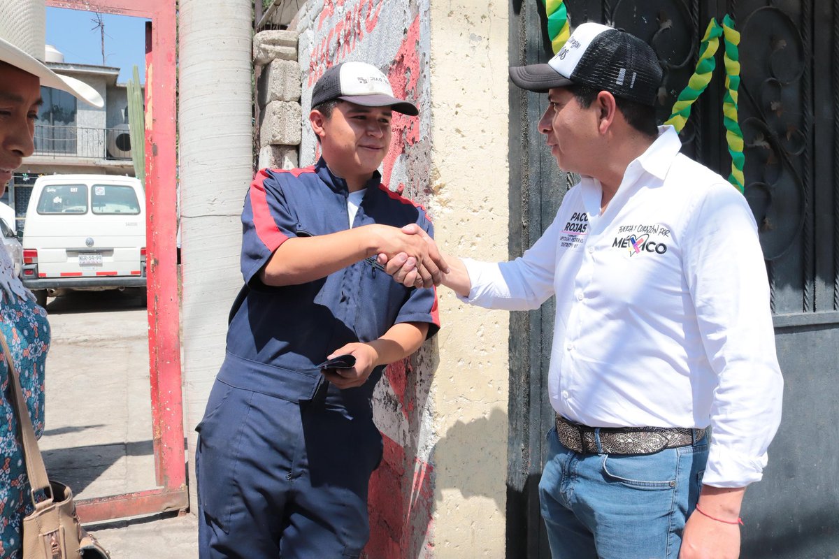 PacoRojasDip's tweet photo. En cada recorrido se suman más izcallenses de fuerza y corazón, juntos vamos a llegar a cada hogar de Izcalli para llevar las propuestas que brindan certeza y seguridad.  ¡Con la mejor actitud y con ánimos de ganar, voy a seguir adelante! 🤜🏻🤛🏻🔵🔴🟡
#FuerzaYCorazonPorMexico https://t.co/5od5MgFJUe