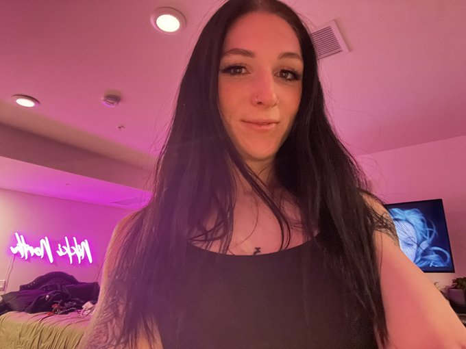 how would you spoil your trans girlfriend?☺️ https://t.co/OrXRRmBAED