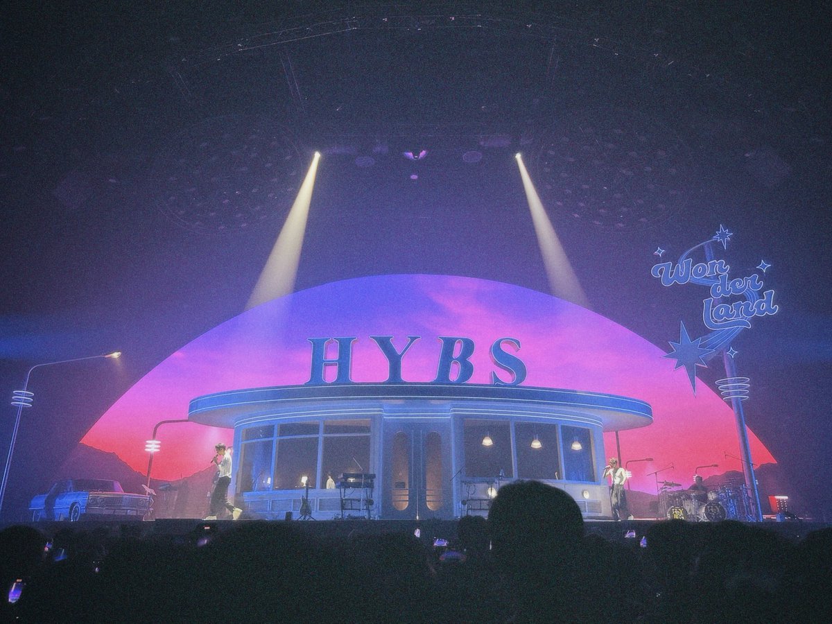 ahundredandyou's tweet photo. ชื่นชมคนที่ออกแบบstage, lightingกับ sound ทุกคนมากๆ คอนครั้งนี้ออกมาดีแล้วก็สวยงามมากๆ เพราะพวกคุณเลยยยย🦐🫶🏻✨
#HYBSWellDoneConcert #HYBS https://t.co/GRLAC5fN05