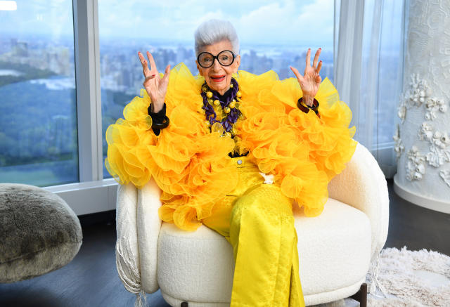 laurelharrisact's tweet photo. Giving my Sunday Salute to this Gorgeous Goddess during our powerful month of celebrating Women in March! (FYI, it's National Women's Month.)  BRAVO Iris Apfel for showing us how to Rock it into our triple digits!!  https://t.co/qCLUuVMqtl https://t.co/iUwYen8MPk