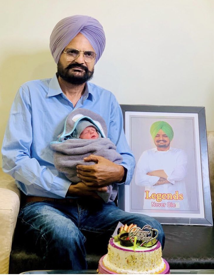 Dhillon_77777's tweet photo. Legend is back ??
Congratulations @iBalkaurSidhu 😊

#SidhuMooseWala https://t.co/104vh43GXm