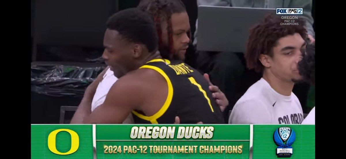 Egomez11's tweet photo. Hell Yeah #GoDucks PAC12champs https://t.co/dh7A4tgTHl